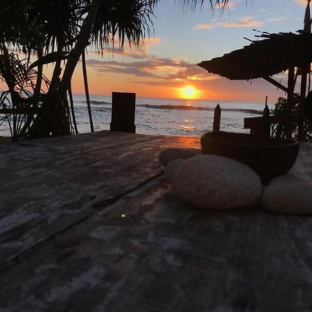 Guru Beach Resort Тангале Екстериор снимка