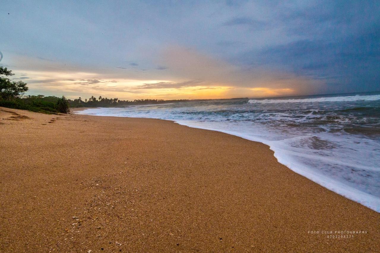 Guru Beach Resort Тангале Екстериор снимка
