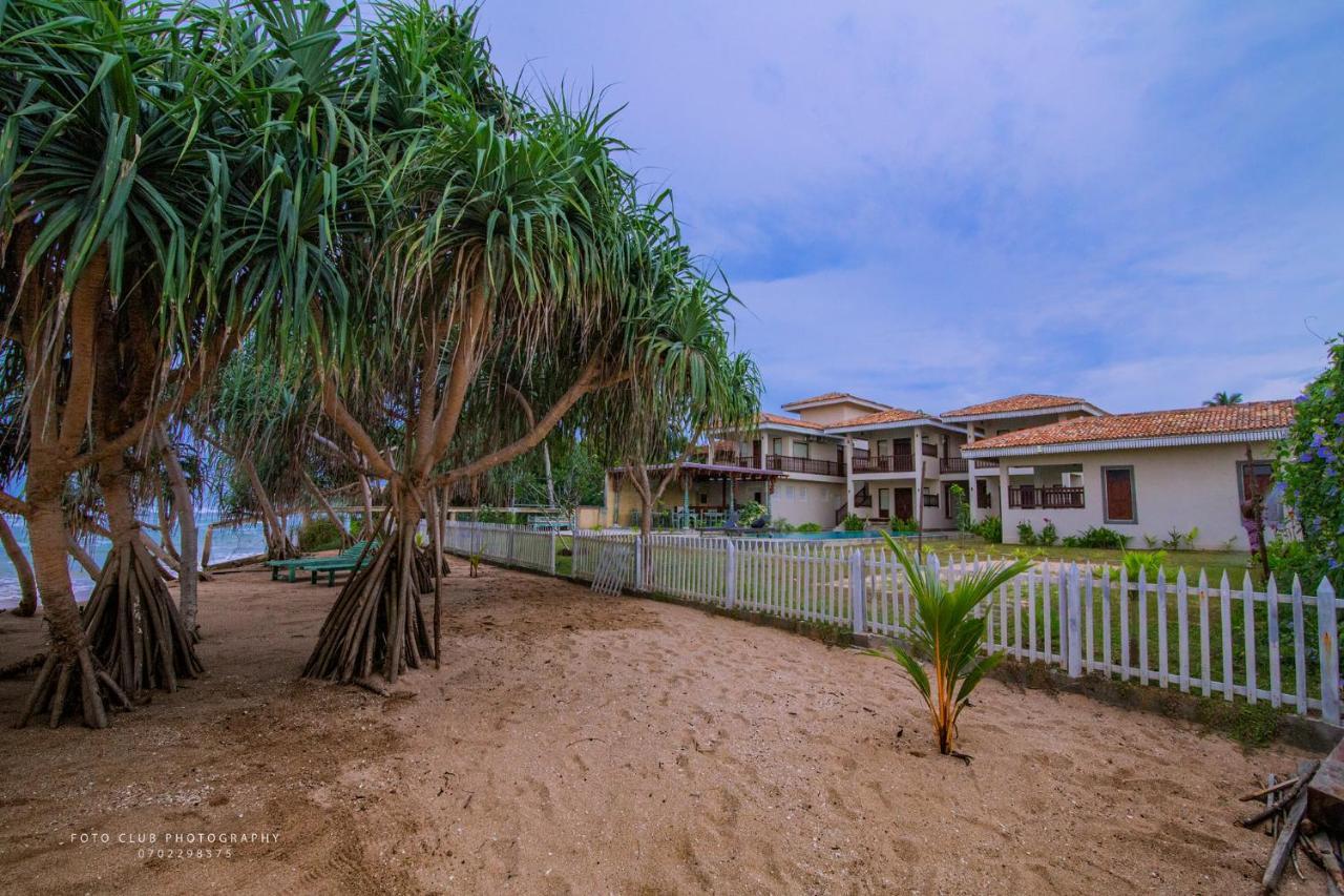 Guru Beach Resort Тангале Екстериор снимка