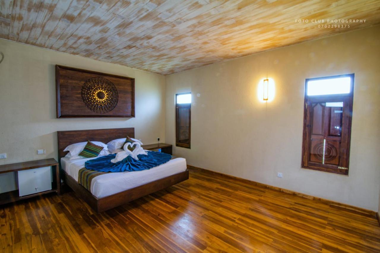Guru Beach Resort Тангале Екстериор снимка