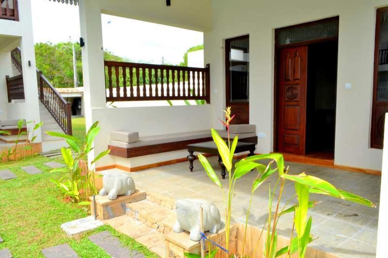 Guru Beach Resort Тангале Екстериор снимка