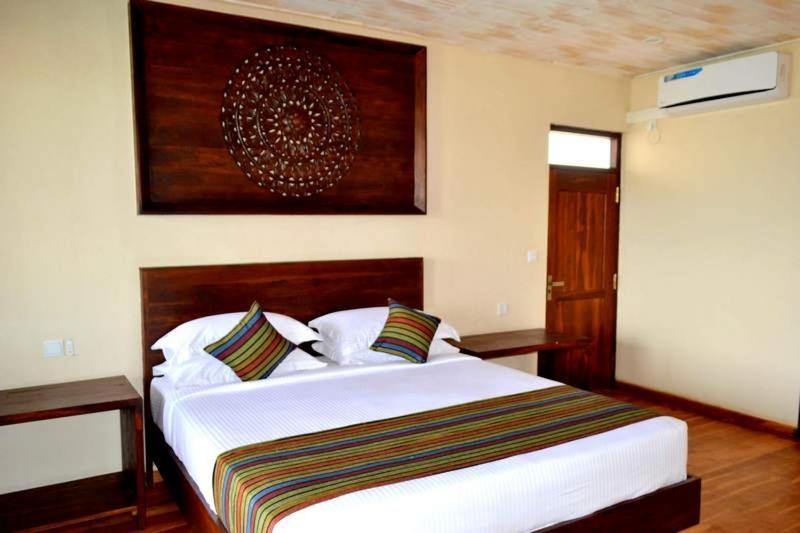 Guru Beach Resort Тангале Екстериор снимка