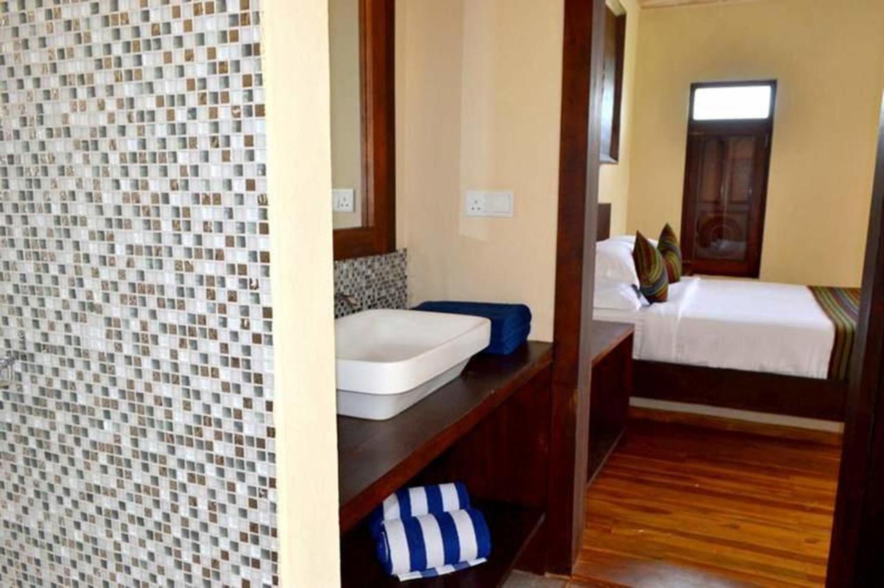 Guru Beach Resort Тангале Екстериор снимка